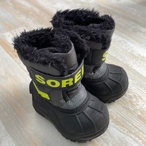 Toddler Snow Commander Sorel winter boots size 4